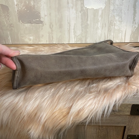 Gainsborough Brown Faux Leather Toiletry Bag - Picture 4 of 5